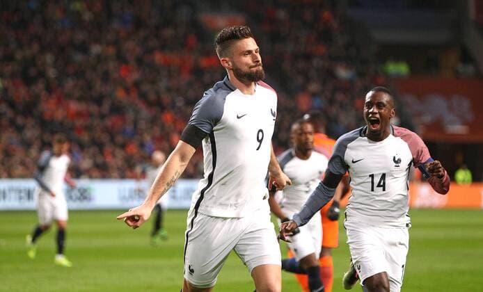 Fußball, Länderspiel, Niederlande - Frankreich 25.03.2016, Fussball Länderspiel, Testspiel, Niederlande - Frankreich, in der Amsterdam-Arena Amsterdam (Niederlande). Jubel v.l. Torschütze Olivier Giroud (Frankreich) und Blaise Matuidi (Frankreich) zum Tor zum 0:2 