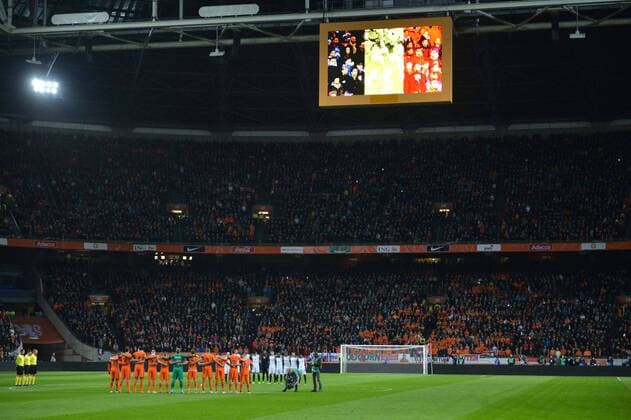 Fußball, Länderspiel, Niederlande - Frankreich Fans - Gedenken an die Opfer der Terroranschläge von BRUXELLES - BELGIQUE - TRIBUNES - MINUTE DE SILENCE FOOTBALL : Netherlands vs France - Friendly Match - 25 03 2016 AnthonyBIBARD FEP Panoramic 
