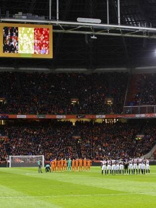 Fußball, Länderspiel, Niederlande - Frankreich one minute silence Brussels during the friendly match between Netherlands and France on March 25, 2016 at the Amsterdam Arena in Amsterdam, The Netherlands. Netherlands v France Friendly match 2015 2016 xVIxxIVx 5216385