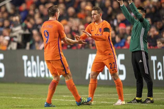 Fußball, Länderspiel, Niederlande - Frankreich (L-R) Luuk de Jong of Holland, Vincent Janssen of Holland debut during the friendly match between Netherlands and France on March 25, 2016 at the Amsterdam Arena in Amsterdam, The Netherlands. Netherlands v France Friendly match 2015 2016 xVIxxIVx 5216497