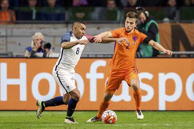 (L-R) Dimitri Payet of France, Joel Veltman of Holland during the friendly match between Netherlands and France on March 25, 2016 at the Amsterdam Arena in Amsterdam, The Netherlands. Netherlands v France Friendly match 2015 2016 xVIxxIVx 5216790