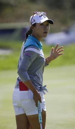 March 25, 2016: Lydia Ko waves to the crowd around the 7th green during the second round of the Kia Classic at Aviara Golf Club in Carlsbad, California. LPGA Golf Damen 2016: Kia Classic MAR 25 - ZUMAc04_