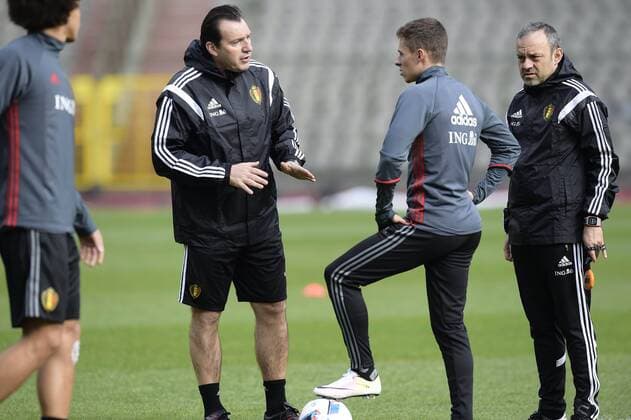 Fußball, Training Nationalteam Belgien Wilmots Marc head coach of Belgian Team talking to Hazard Thorgan midfielder of Belgium FOOTBALL : Belgique - Entrainement et conference de presse - Bruxelles - 26 03 2016 Photonews Panoramic 