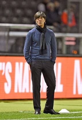 26.03.2016, Fussball Nationalmannschaft, Freundschaftsspiel Deutschland - England, im Olympiastadion Berlin. Trainer Joachim Löw (Deutschland) nachdenklich. 
