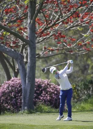 March 26, 2016: Eun-Hee Ji tees off on the 4th hole during the third round of the Kia Classic at Aviara Golf Club in Carlsbad, California. LPGA Golf Damen 2016: Kia Classic MAR 26 - ZUMAc04_