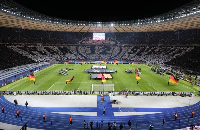 Choreografie Stadionübersicht vor Spielbeginn Fußball Fussball Länderspiel Saison 2015 2016 26.03.2016 DFB Nationalmannschaft Deutschland vs. England in Berlin