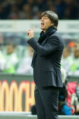 Berlin National-, Bundestrainer Joachim Jogi Loew gibt Anweisungen beim Freundschaftsspiel Deutschland vs England am 26.03.2016, Copyright: Schülerx xEibner-Pressefoto EP_jse