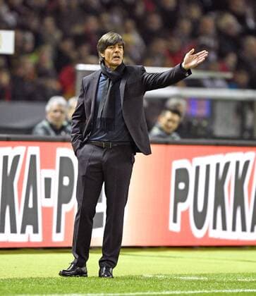 26.03.2016, Fussball Nationalmannschaft, Freundschaftsspiel Deutschland - England, im Olympiastadion Berlin. Trainer Joachim Löw (Deutschland) in Rage. 