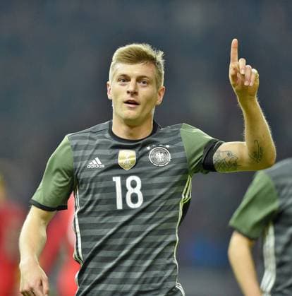Bilder des Tages - SPORT 26.03.2016, Fussball Nationalmannschaft, Freundschaftsspiel Deutschland - England, im Olympiastadion Berlin. Toni Kroos (Deutschland) jubelt 