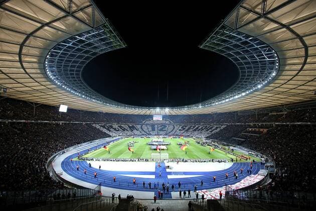 Bilder des Tages - SPORT 26.03.2016, Fussball Nationalmannschaft, Freundschaftsspiel Deutschland - England, im Olympiastadion Berlin. Choreo der deutschen Fans 