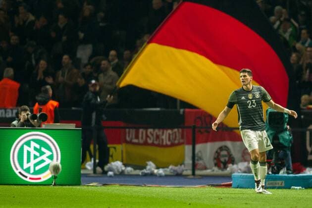 Berlin Mario Gomez (Besiktas Istanbul) beim Torjubel nach dem Abseits-Treffer beim Freundschaftsspiel Deutschland vs England am 26.03.2016, Copyright: Schülerx xEibner-Pressefoto EP_jse
