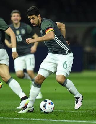 FUSSBALL INTERNATIONAL TESTSPIEL IM BERLINER OLYMPIASTADION Deutschland - England 26.03.2016 Sami Khedira (Deutschland) 