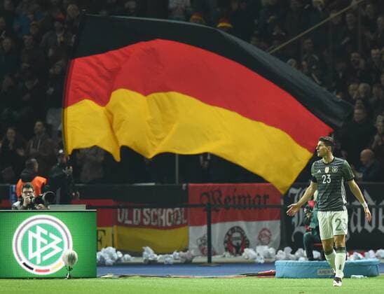 Fussball, Herren, Saison 2015 16, Länderspiel in Berlin, Deutschland - England, Mario Gomez (Deutschland) enttäuscht nach seinem nicht gegebenen Tor, 26.03.2016,