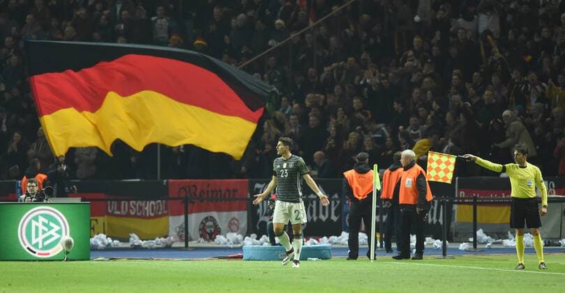 Fussball, Herren, Saison 2015 16, Länderspiel in Berlin, Deutschland - England, Mario Gomez (Deutschland) enttäuscht nach seinem nicht gegebenen Tor, 26.03.2016,