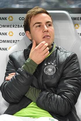 Fußball Länderspiel Deutschland - England am 26.03.2016 im Olympiastadion in Berlin Mario Götze ( Deutschland ) auf der Ersatzbank xRx