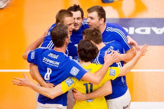 Friedrichshafen - Jubel . Volleyball, VfB Friedrichshafen (FN) - TSV Herrsching (HER), Bundesliga, Saison 2015 2016, Playoff Viertelfinale, 1.Spiel, am 26.03.2016 in Friedrichshafen Z F A R E N A Deutschland. x20160326_107x