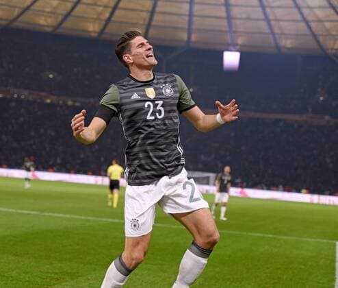 26.03.2016, Fussball Nationalmannschaft, Freundschaftsspiel Deutschland - England, im Olympiastadion Berlin. Mario Gomez (Deutschland) Torjubel. 