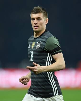 FUSSBALL INTERNATIONAL TESTSPIEL IM BERLINER OLYMPIASTADION Deutschland - England 26.03.2016 Toni Kroos (Deutschland) 