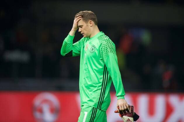 Fussball Berlin 19.03.2016 Nationalmannschaft DFB Länderspiel Deutschland (GER) - England (ENG) niedergeschlagen Manuel Neuer (Deutschland, TW, No.01)