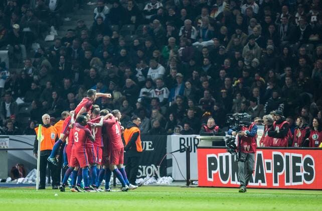 Berlin, Deutschland, 26.03.2016: Fußball Länderspiel zur Vorbereitung für die EM 2016 - Deutschland - England. Torjubel Tor 3:2 England.