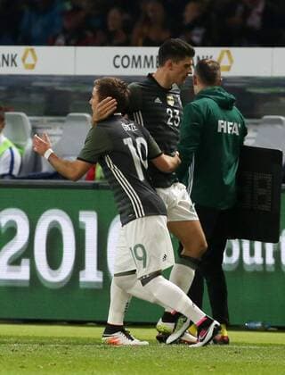 Einwechselung Mario Götze, Auswechselung Mario Gomez Fußball Fussball Länderspiel Saison 2015 2016 26.03.2016 DFB Nationalmannschaft BRDeutschland vs. England
