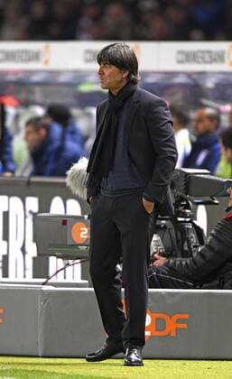 26.03.2016, Fussball Nationalmannschaft, Freundschaftsspiel Deutschland - England, im Olympiastadion Berlin. Trainer Joachim Löw (Deutschland) frustriert. 