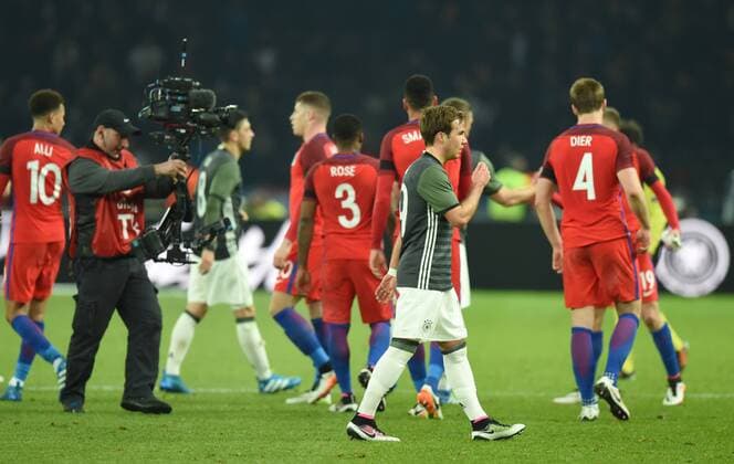 Fussball, Herren, Saison 2015 16, Länderspiel in Berlin, Deutschland - England, Mario Götze (Deutschland), Enttäuschung nach Abpfiff, 26.03.2016,