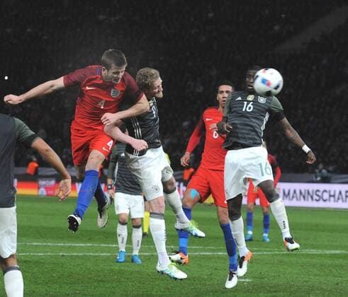 26.03.2016, Deutschland - England Tor 2:3 durch Eric Dier gegen Andre Schürrle und Rüdiger HM