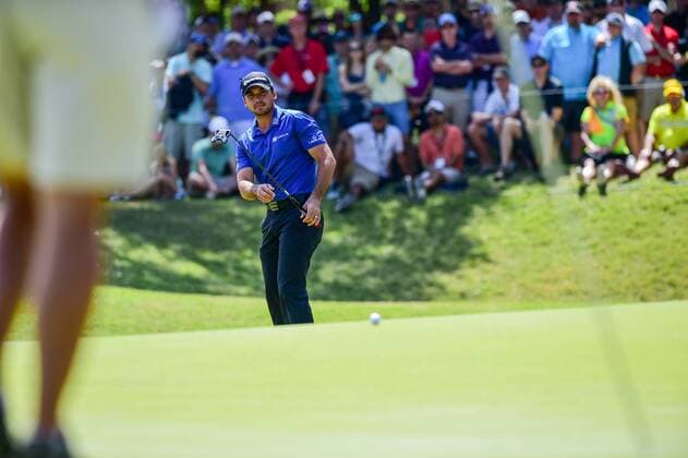 26 MAR 2016: Jason Day watches his birdie putt attempt from the edge of the green as his caddy tends the pin on the par three number 7 during the World Golf Championships - Dell Match Play Round 5 at the Austin Country Club Austin, Texas. (Photo by Ken Murray Icon Sportswire) GOLF: MAR 26 PGA Golf Herren - World Golf Championships-Dell Match Play - Round 5 Icon1603265009 EDITORIAL USE ONLY