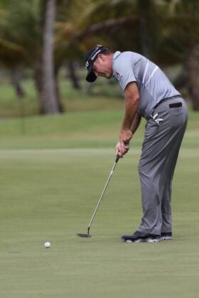 26 March 2016: D.A. Points putts on the first hole in the third round of the Puerto Rico Open, in Rio Grande, PR (Photo by Bradley Rex Icon Sportswire) GOLF: MAR 26 PGA Golf Herren - Puerto Rico Open - Third Round Icon16032426 EDITORIAL USE ONLY