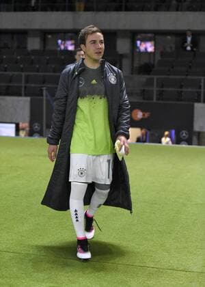 26.03.2016, Fussball Nationalmannschaft, Freundschaftsspiel Deutschland - England, im Olympiastadion Berlin. Mario Götze (Deutschland) kommt aus der Kabine. 