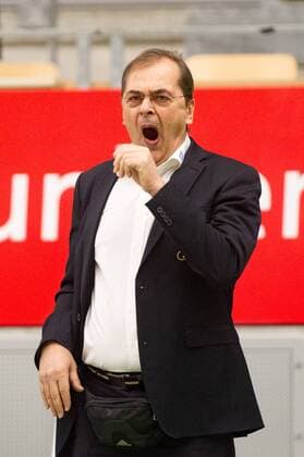Zum Gaehnen, Trainer Stelian MOCULESCU (FN). Volleyball, VfB Friedrichshafen (FN) - TSV Herrsching (HER), Bundesliga, Saison 2015 2016, Playoff Viertelfinale, 1.Spiel, am 26.03.2016 in Friedrichshafen Z F A R E N A Deutschland. x20160326_109x