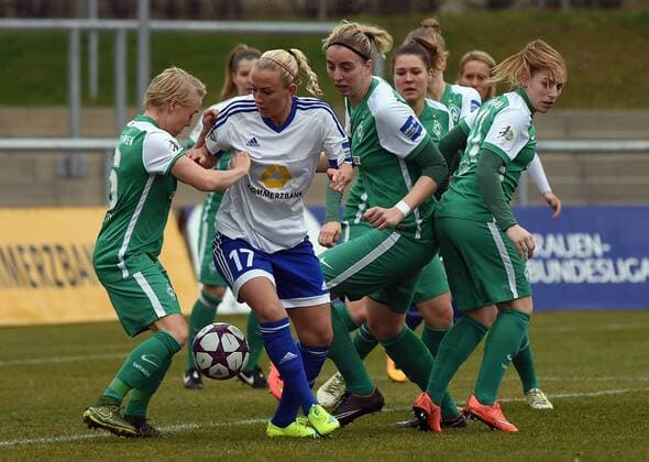 27.03.2016, xjhx, Fussball 1.Bundesliga Damen, 1.FFC Frankfurt - SV Werder Bremen, emspor, v.l. Betsy Hassett (SV Werder Bremen Damen), Mandy Islacker (1.FFC Frankfurt), Katharina Schichtl (SV Werder Bremen Damen), Cindy Koenig (SV Werder Bremen Damen)