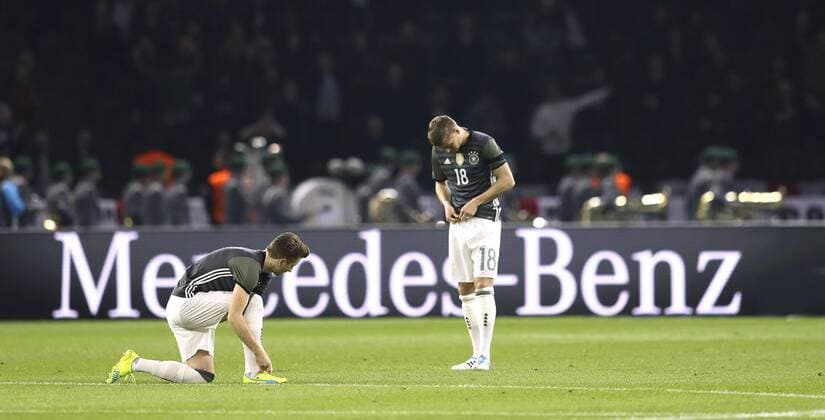 Foto : Enttäuschung bei Marco reus und Toni Kroos ( Deutschland ) Fussball Länderspiel am Sa. 26.03.2016 Deutschland - England
