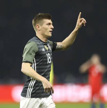 Foto : Torjubel Toni Kroos ( Deutschland ) , er trifft zum 1-0 Fussball Länderspiel am Sa. 26.03.2016 Deutschland - England