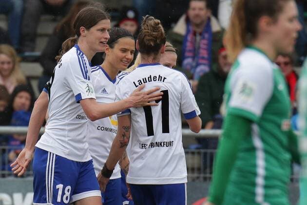 v.li.: Torschützin Kerstin Garefrekes (Frankfurt, 18), Dzsenifer Marozsan (Frankfurt, 10) und Simone Laudehr (Frankfurt, 11) jubeln über das 3:0, Jubel, Torjubel, Torerfolg, celebrate the goal, goal, celebration, Jubel ueber das Tor, optimistisch, Action, Aktion, Fussball, Allianz Frauen-Bundesliga, 1. FFC Frankfurt - SV Werder Bremen, xozx