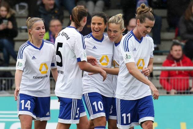 v.li.: Jackie Groenen (Frankfurt, 14), Emily van Egmond (Frankfurt, 5), Dzsenifer Marozsan (Frankfurt, 10), Isabelle Linden (Bella Linden, Frankfurt, 23) und Simone Laudehr (Frankfurt, 11) jubeln über das 3:0, Spielerinnen des 1. FFC Frankfurt, Jubel, Torjubel, Torerfolg, celebrate the goal, goal, celebration, Jubel ueber das Tor, optimistisch, Action, Aktion, Fussball, Allianz Frauen-Bundesliga, 1. FFC Frankfurt - SV Werder Bremen, xozx
