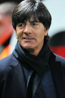 Fussball, Deutschland, Herren, DFB, Länderspiel zur Euro 2016, Olympia-Stadion Berlin: Deutschland - England 2:3; Bundestrainer Joachim Löw (GER). Einzelbild, Portrait, Porträt.