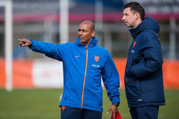 (L) coach Aron Winter of The Netherlands U19 Training session Netherlands U19 Topvoetbal 2015 2016 xVIxGerritxvanxKeulenxIVx 5223704