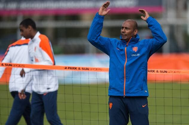 coach Aron Winter of The Netherlands U19 Training session Netherlands U19 Topvoetbal 2015 2016 xVIxGerritxvanxKeulenxIVx 5223727