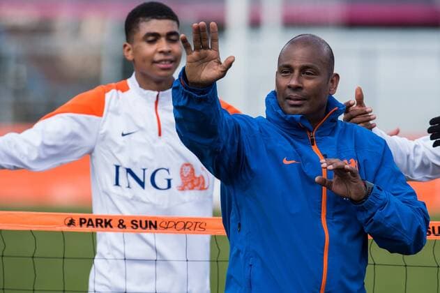 coach Aron Winter of The Netherlands U19 Training session Netherlands U19 Topvoetbal 2015 2016 xVIxGerritxvanxKeulenxIVx 5223741