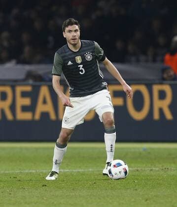 Jonas Hector (GER) . Einzelaktion am Ball . Deutschland -England . Fussball-Länderspiel 2016, Freundschaftsspiel . Berlin, GER, 26.03.2016 ,
