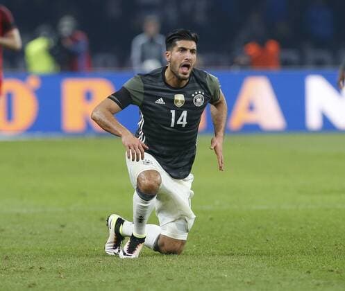 Emre Can (GER) lautstark am Boden . Deutschland -England . Fussball-Länderspiel 2016, Freundschaftsspiel . Berlin, GER, 26.03.2016 ,