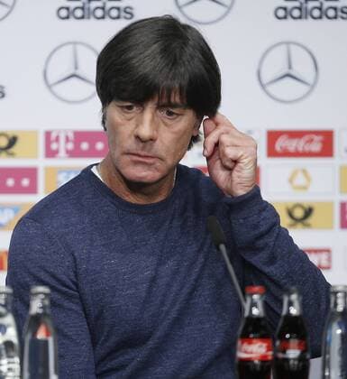 Bundestrainer Joachim Jogi Löw (GER) während der Pressekonferenz nach dem Spiel . Deutschland -England . Fussball-Länderspiel 2016, Freundschaftsspiel . Berlin, GER, 26.03.2016 ,