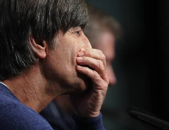Bundestrainer Joachim Jogi Löw (GER) während der Pressekonferenz nach dem Spiel . Deutschland -England . Fussball-Länderspiel 2016, Freundschaftsspiel . Berlin, GER, 26.03.2016 ,