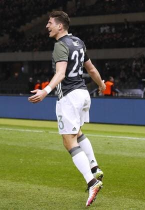 Fußball, Länderspiel, Deutschland - England GOMEZ Mario Team Deutschland jubelt nach seinem Tor zum 2 : 0 DFB Fussball Laenderspiel Deutschland-England 2 : 3 am 26.03.2016 in Berlin 