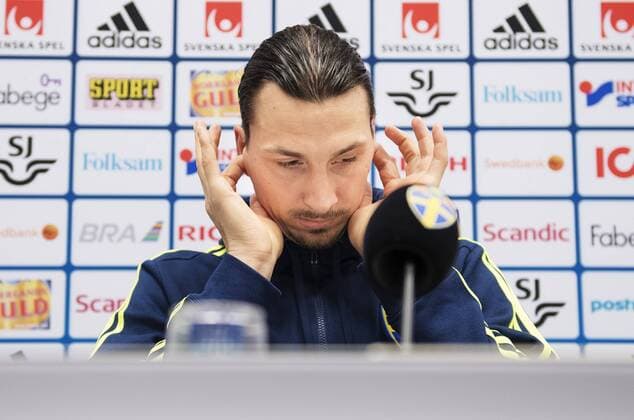 Fußball, Zlatan Ibrahimovic - PK Nationalteam Schweden 160327 Zlatan Ibrahimovic under en presskonferens efter Sveriges fotbollslandslags träning den 27 mars 2016 i Stockholm.  Copyright: JOELxMARKLUND BB160327JM033