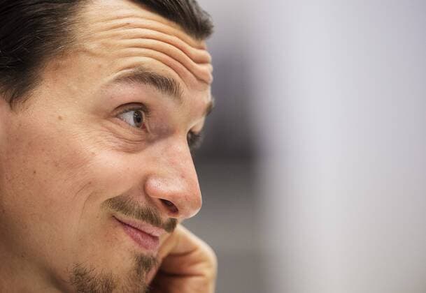 Fußball, Zlatan Ibrahimovic - PK Nationalteam Schweden 160327 Zlatan Ibrahimovic under en presskonferens efter Sveriges fotbollslandslags träning den 27 mars 2016 i Stockholm.  Copyright: JOELxMARKLUND BB160327JM037