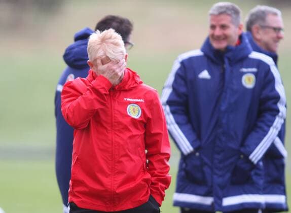 FuÃŸball, Training Nationalteam Schottland 28.03.2016. Mar Hall, Glasgow, Scotland. International Football Scotland Training and Media Event ahead of their game versus Denmark on 29th March. Gordon Strachan xGeorgariouxVagelisx  ActionPlus11723033