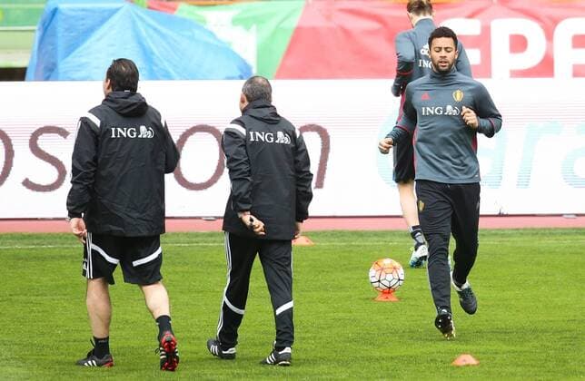 Belgium s Moussa Dembel (R) pictured during a training session of the Belgian national soccer team Red Devils in Leiria, Portugal, Monday 28 March 2016. The Red Devils will play a friendly game in and against Portugal on 29 March, the match was moved due to safety concerns after the Brussels terrorists attacks. The game is a preparation for the upcoming Euro2016. VIRGINIExLEFOUR  x04822474x